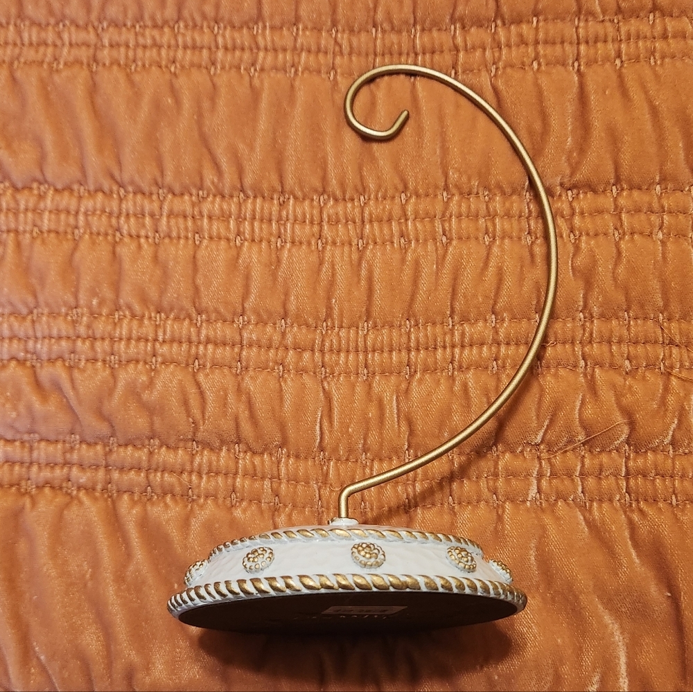 Juliska Berry & Thread Gold and White Ornament Stand - Picture 2 of 6